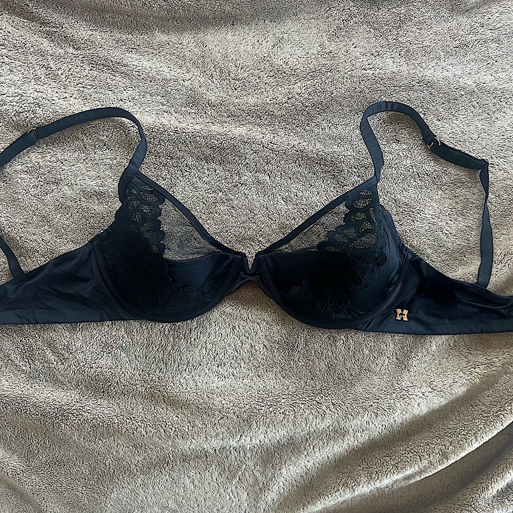 Savage x Fenty not sorry half cup bra 32dd